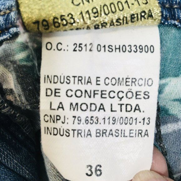 LANCA PERFUME WOMEN SZ 36 DENIM DISTRESSED SHORTS 2” INSEAM ZIP SIDE VENTS LOGO - Picture 9 of 10